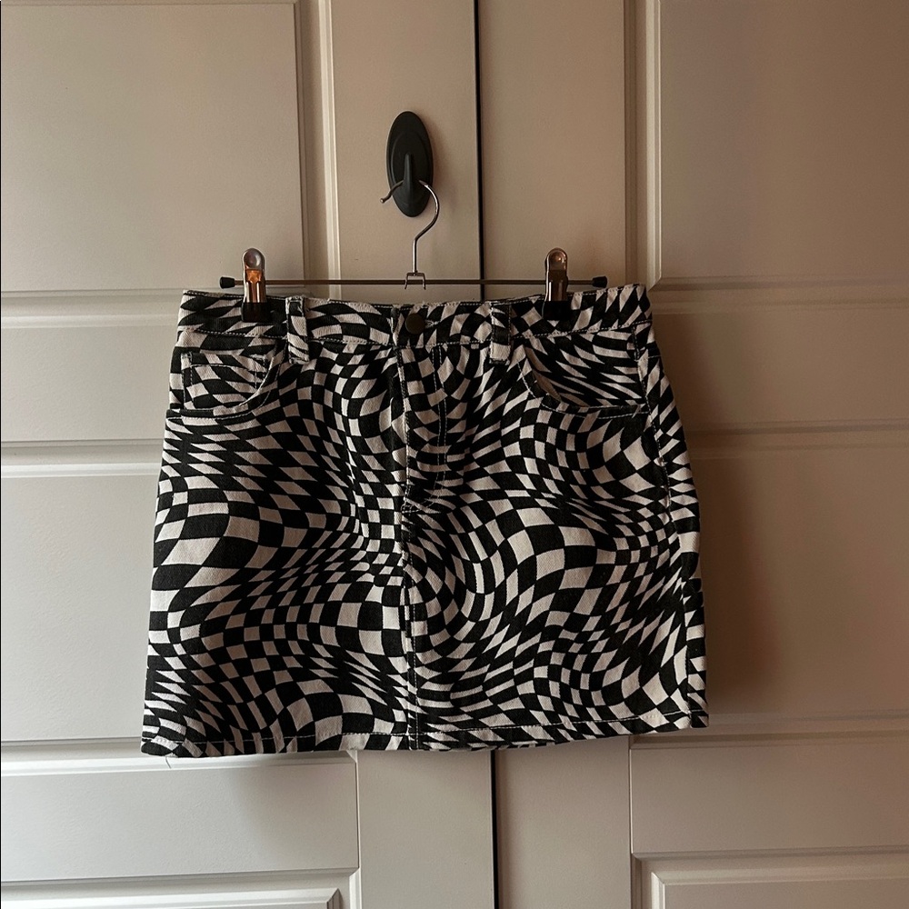 Monochrome Optical Illusion Mini Skirt